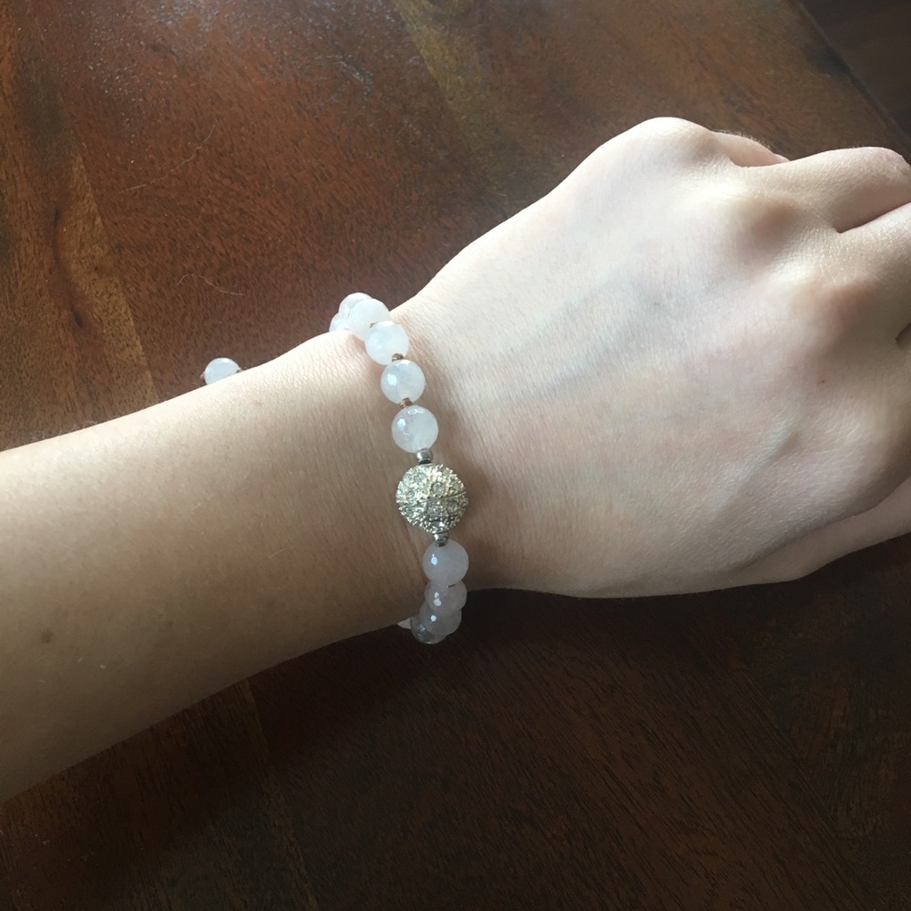 Light pink healing beaded bracelet